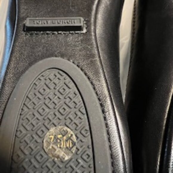 Iconic NWOT Tory Burch Black Leather Soft Flats Never Worn Size 7 1/2 Medium - Picture 5 of 8